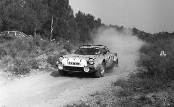 Jorge de Bagration – Nuria Llopis (Lancia Stratos HF). Rallye 2000 Virajes 1982 (Foto: José Luis Cortijos)
